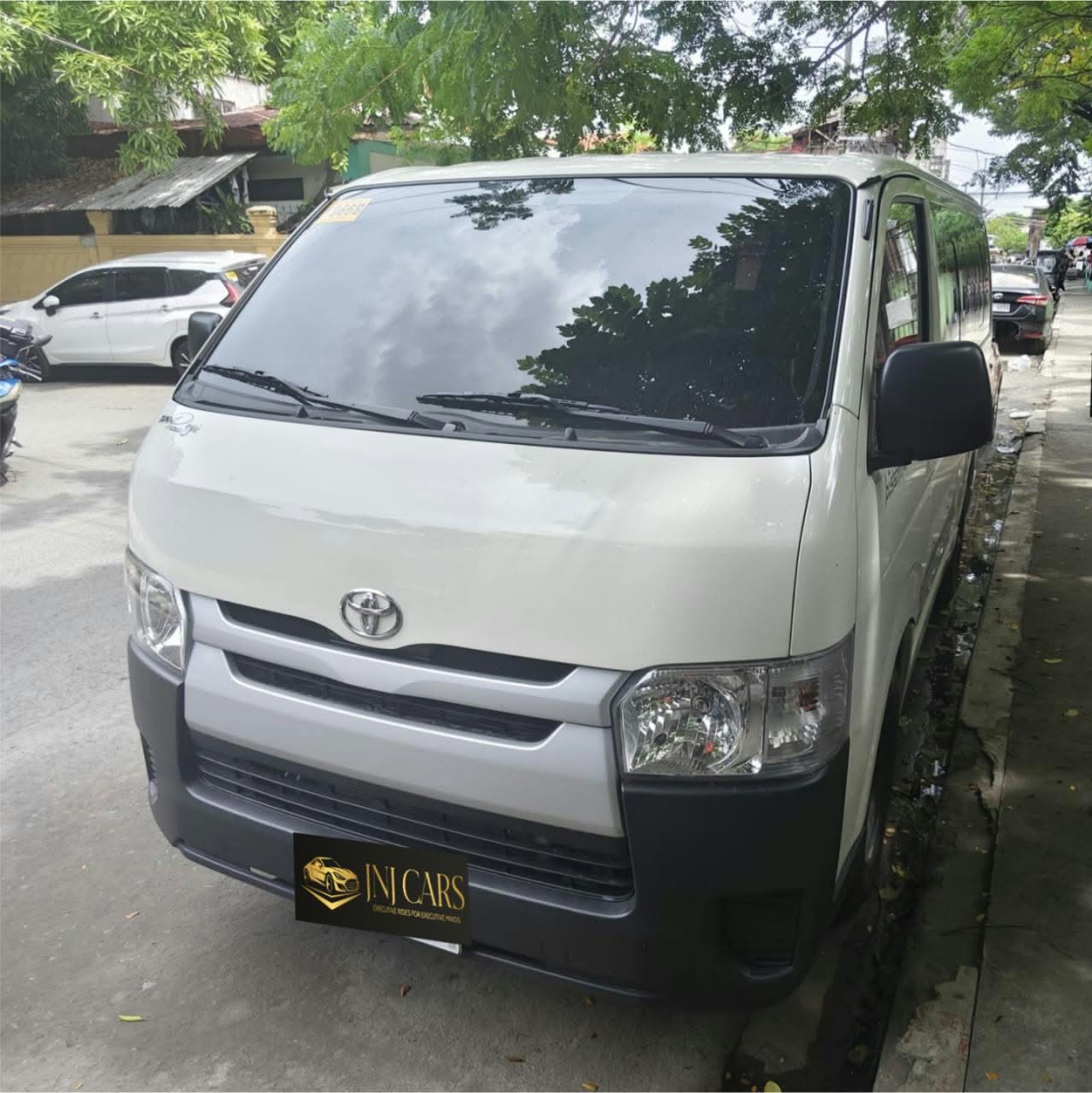 Toyota Hiace Commuter